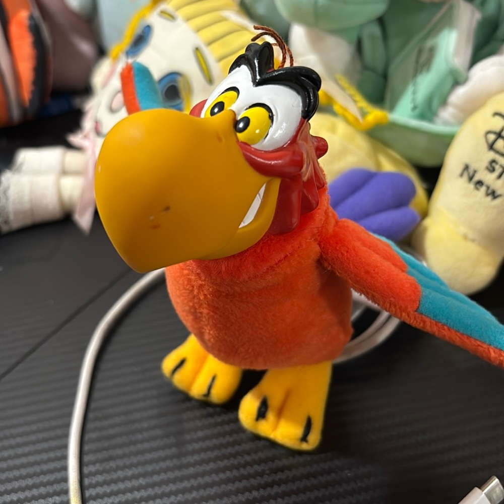 Vintage 1993 Disney Aladdin IAGO  Plush Parrot w Vinyl Head! Applause RARE!